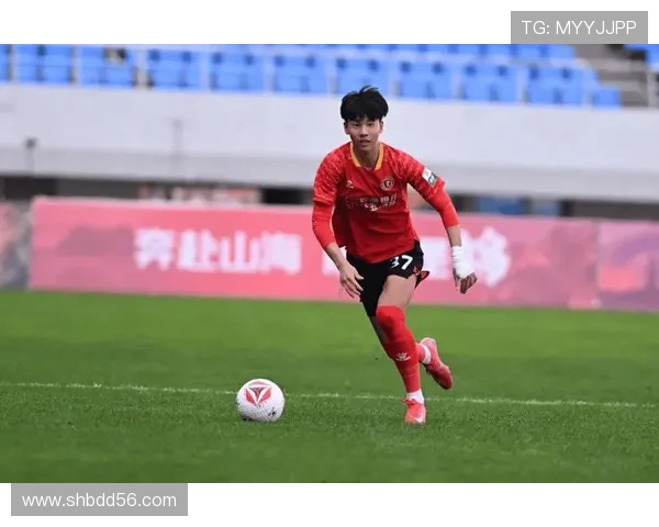 德转曝张家鸣租借赴沃日多瓦茨